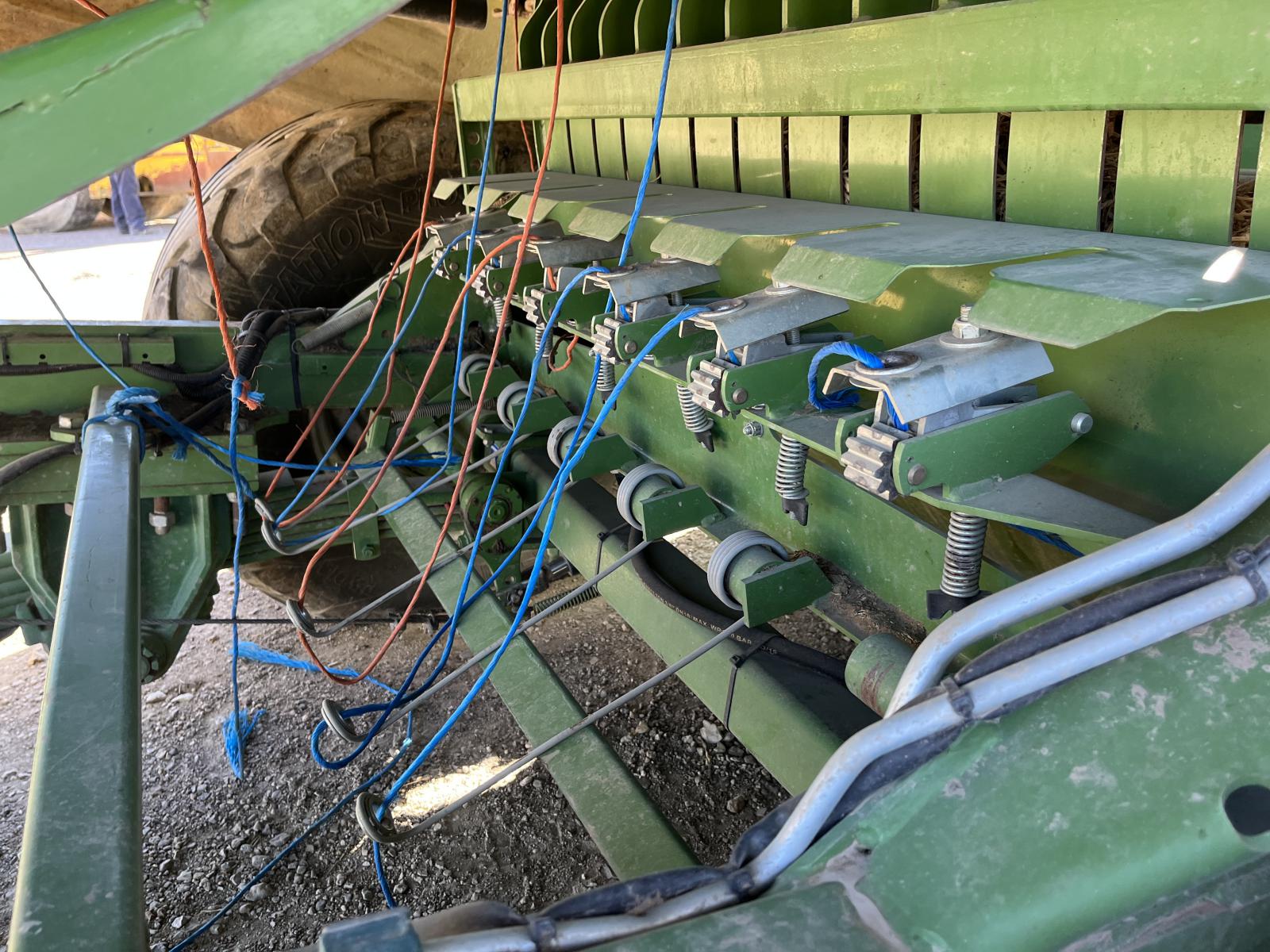 ./imagenes/INVOICE/2019/17593/EMPACADORA KRONE BIG PACK 1290 HDP (9).JPG